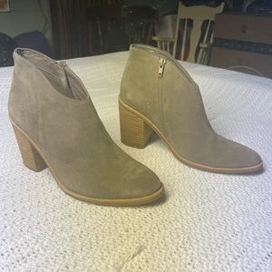 Jeffrey Campbell Laslo Bootie Size 8.5
